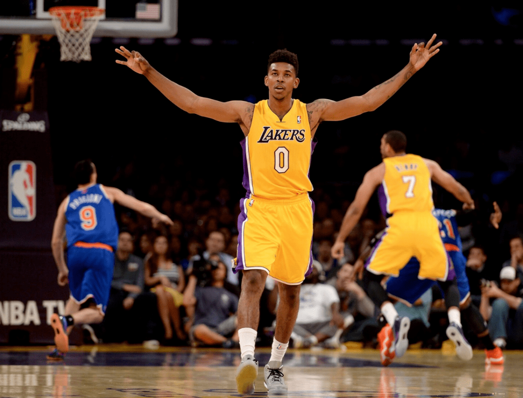 提供了一个 提供了一个